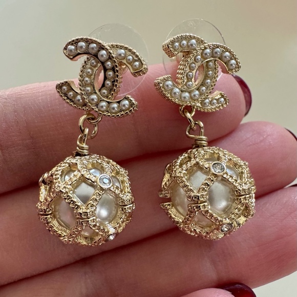 Rare Classic Chanel CC Logo Gold, Crystal Pearl Disco Ball Drop Earrings - Picture 1 of 3